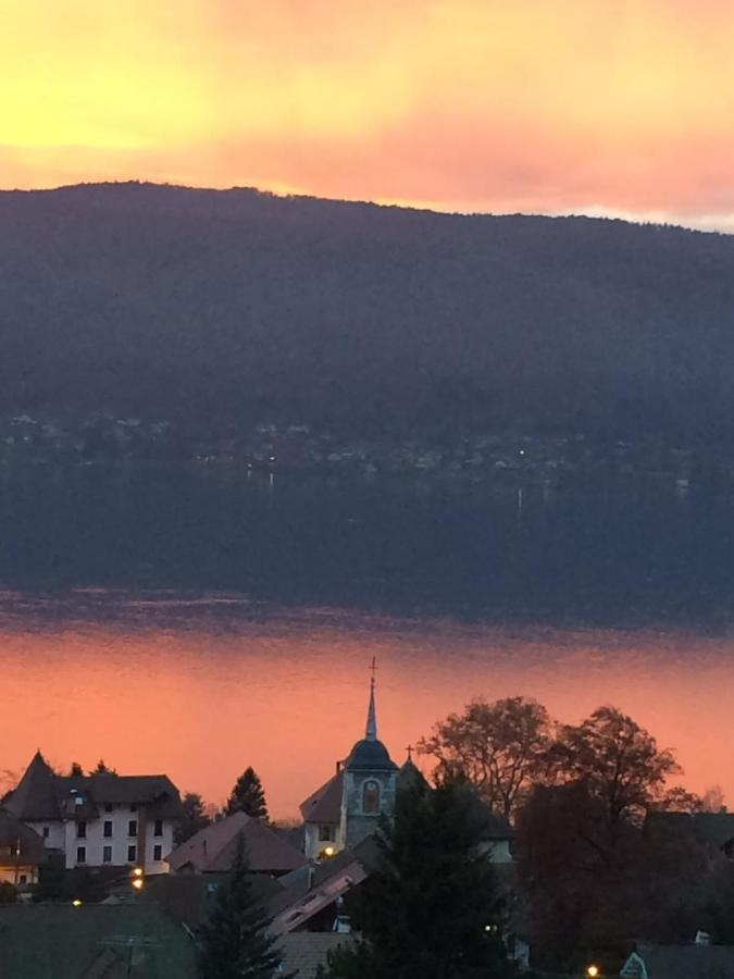 Maisonnette Vue Panoramique Lac D'Annecy เวย์ริเยร์-ดู-ลัค ภายนอก รูปภาพ