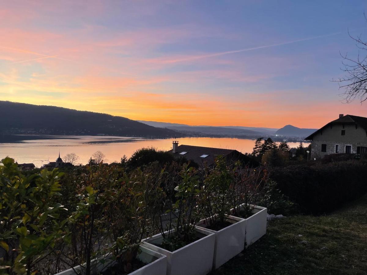 Maisonnette Vue Panoramique Lac D'Annecy เวย์ริเยร์-ดู-ลัค ภายนอก รูปภาพ