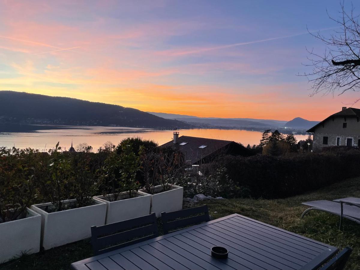 Maisonnette Vue Panoramique Lac D'Annecy เวย์ริเยร์-ดู-ลัค ภายนอก รูปภาพ